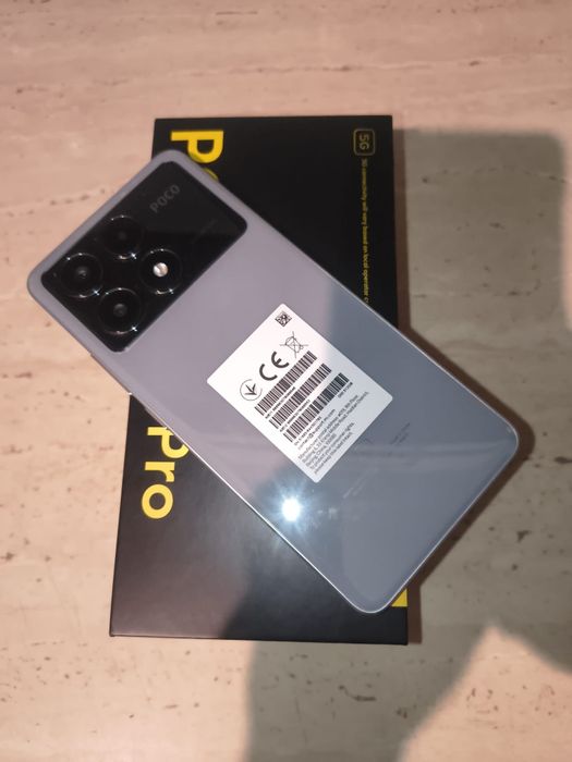 Telefon POCO X6 Pro.