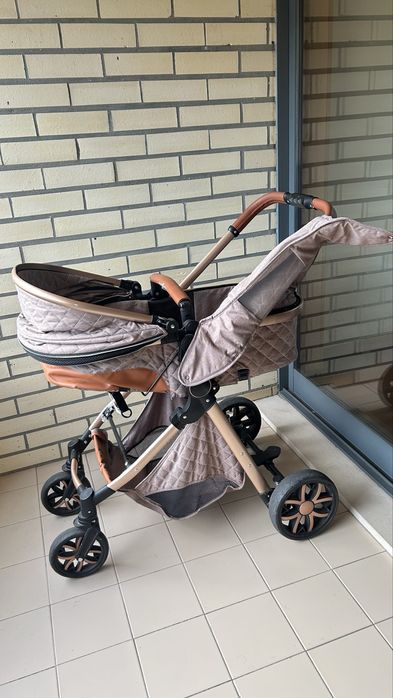 Carro de Bebe 3 em 1 com Ovo