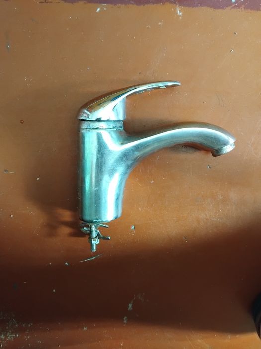 Кран для кухни и ванны продам