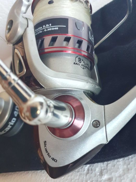 Carreto de pesca Colmic Sicario 40 com duas bobines e caixa original