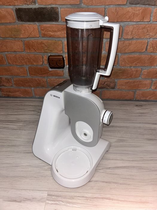 Robot wielofunkcyjny Bosch MUM58259 + mnóstwo akcesoriów