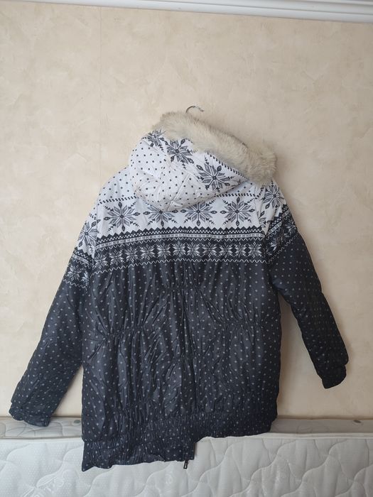 Куртка осінь весна жіноча