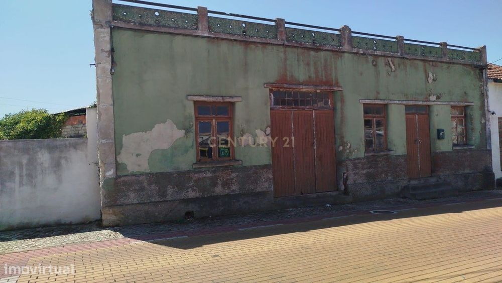 Old House for Restoration in Seixo - Mira, Coimbra - €80,000
