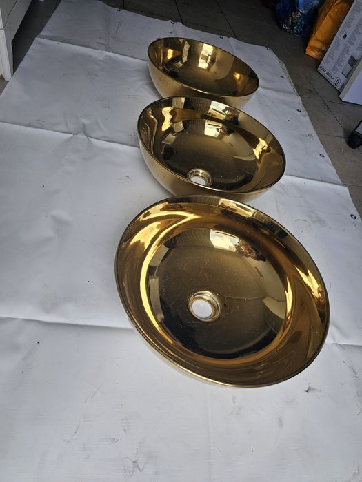 Lavatórios. Core dourado.  Ceramica. Óptimo estado 3 unidade