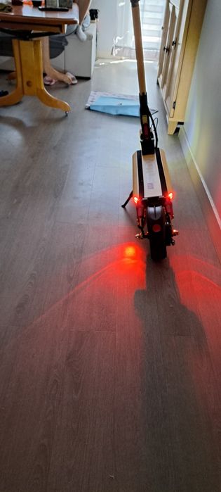 Hulajnoga elektryczna MOTUS 8.5 lite pro