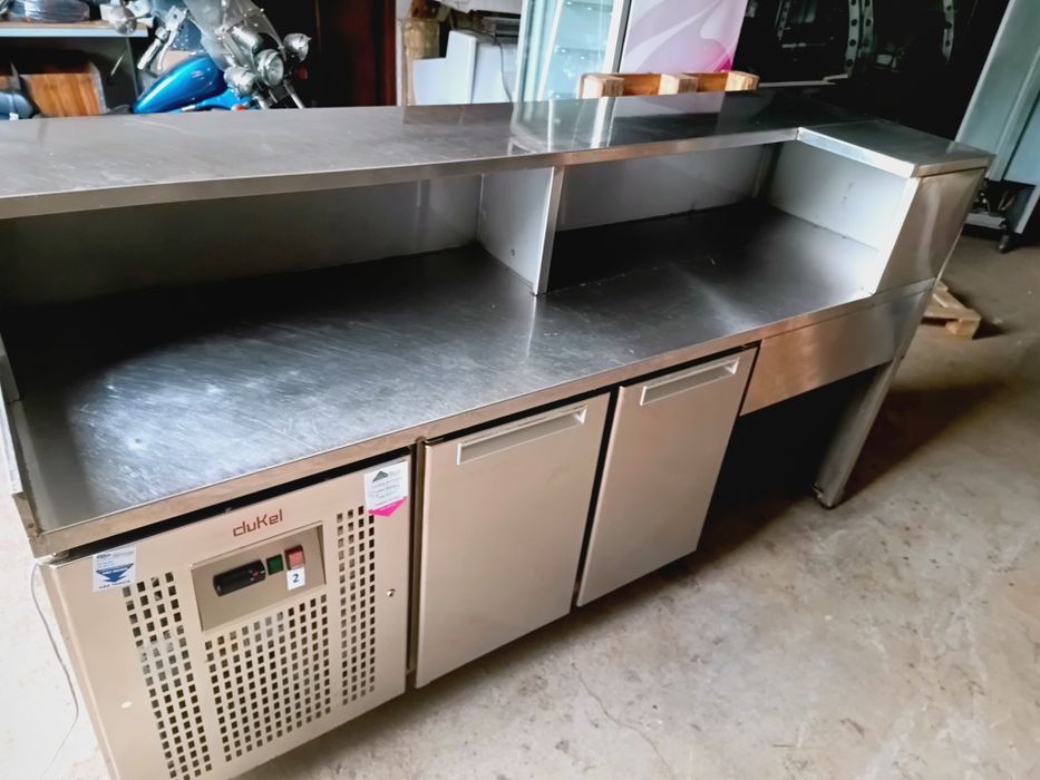 Balcão de serviço com refrigeração