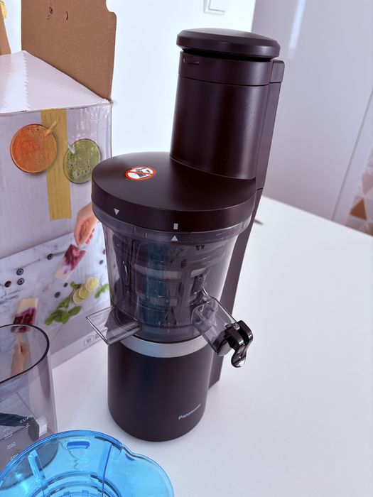 Wyciskarka wolnoobrotowa Panasonic MJ-L700 Nowa