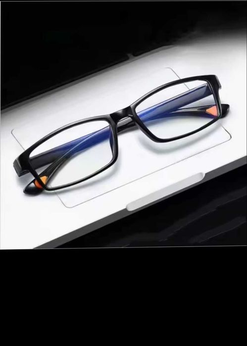 Очки +1 новые. С защитой от синего цвета.