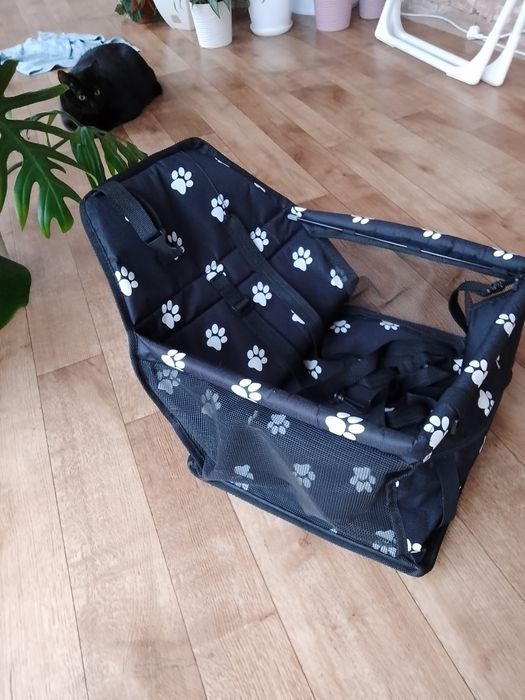 Автокресло для мелких собачек и щенков в автомобиль