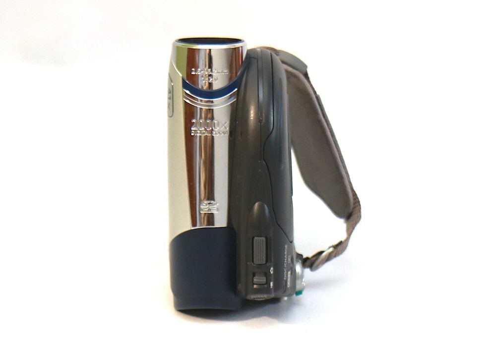 Máquina de filmar Canon DC 310 a funcionar na perfeição