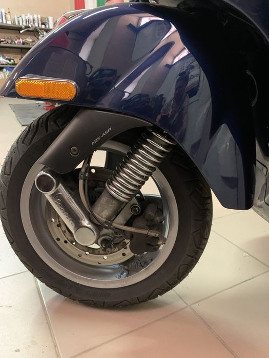 Vespa GTS 300 2020 рік