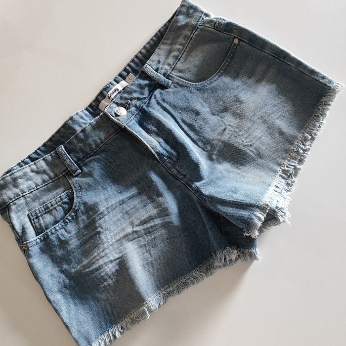 Jeansowe spodenki szorty Sinsay L 40