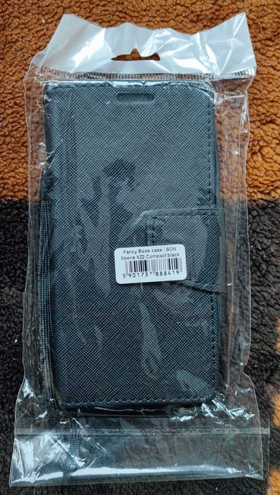 Futerał i szkła ochronne do Sony Xperia XZ2 Compact