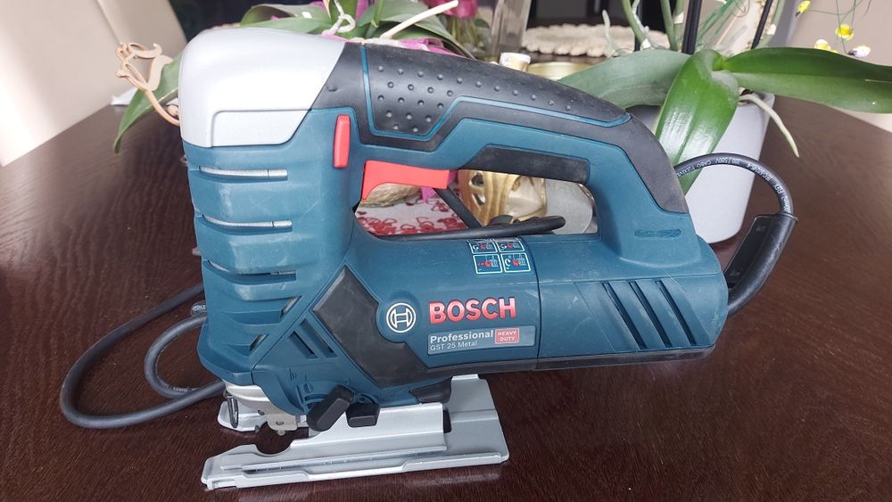 Wyrzynarka BOSCH Professional GST 25 Metal