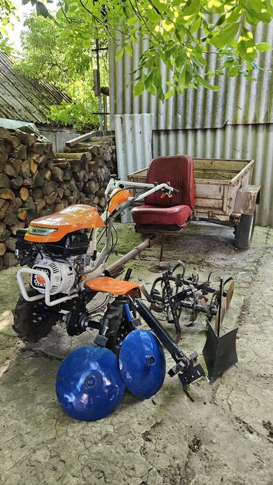 Продам культиватор STIHL MH 700 с ПРИЦЕПОМ.