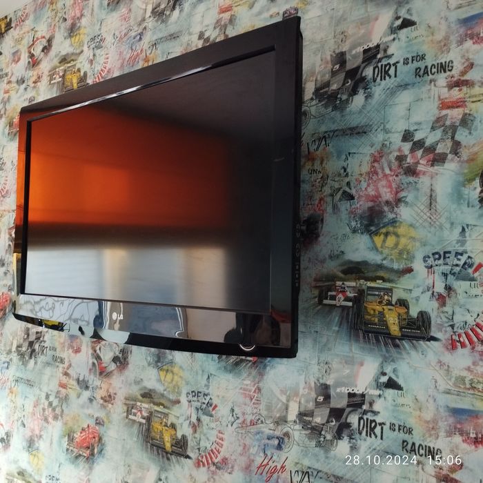 Телевизор LG 37 діагональ