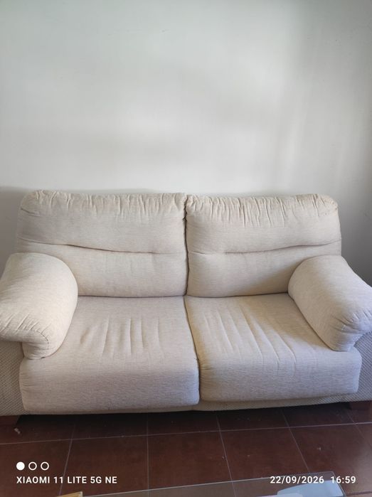 Sofá + mesa de centro