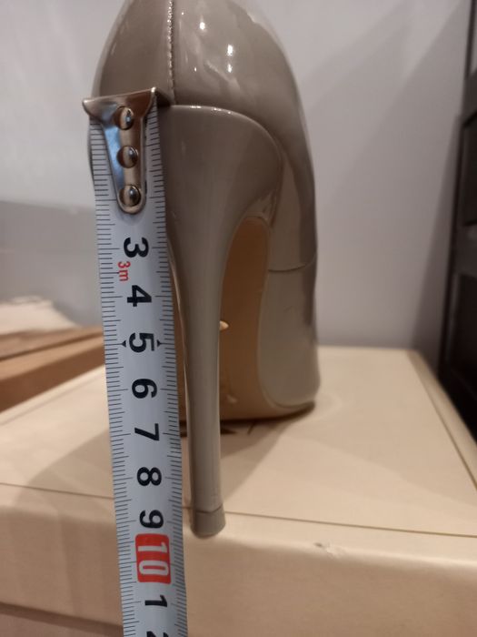 Czułenka lakierowane j. szary r 35