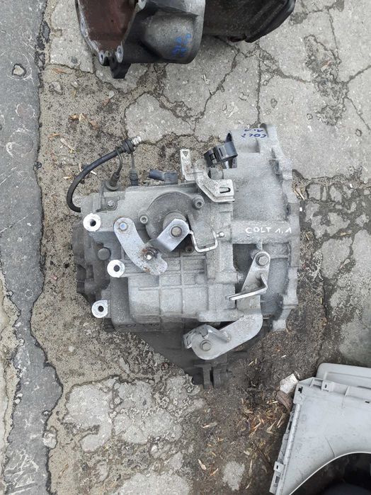 Mitsubishi colt 1.1 benzyna 05rok- Skrzynia biegów i inne części