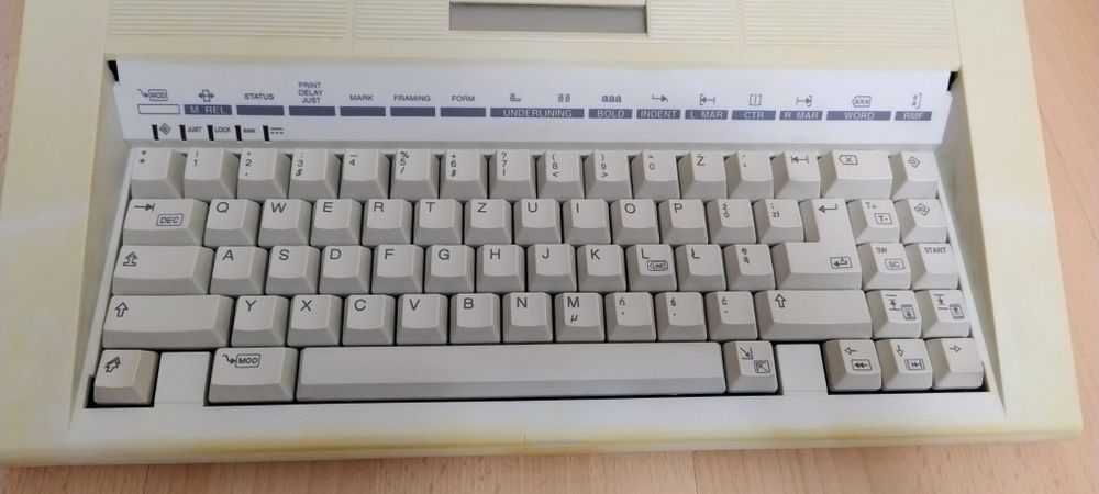 Elektroniczna maszyna do pisania Quasar 180DS