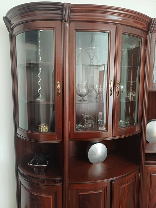 Móvel de Sala Clássico em Madeira Maciça