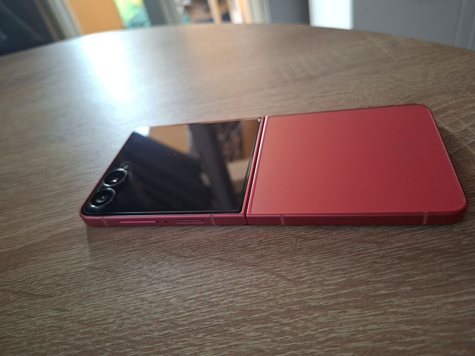 Samsung Z Flip 7 czerwony