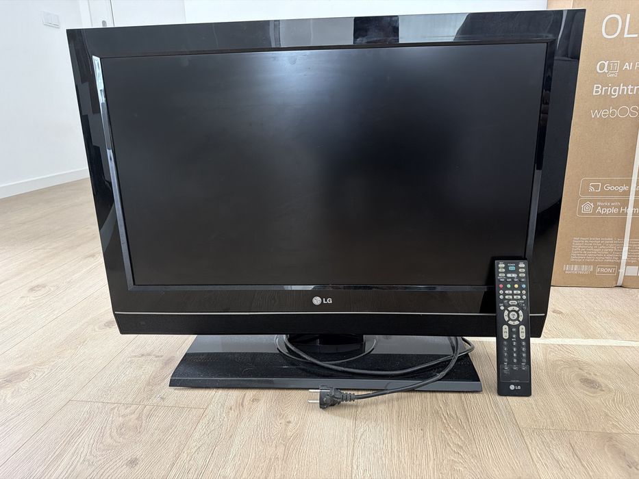 TV LG  32 polegas. (80 cm)