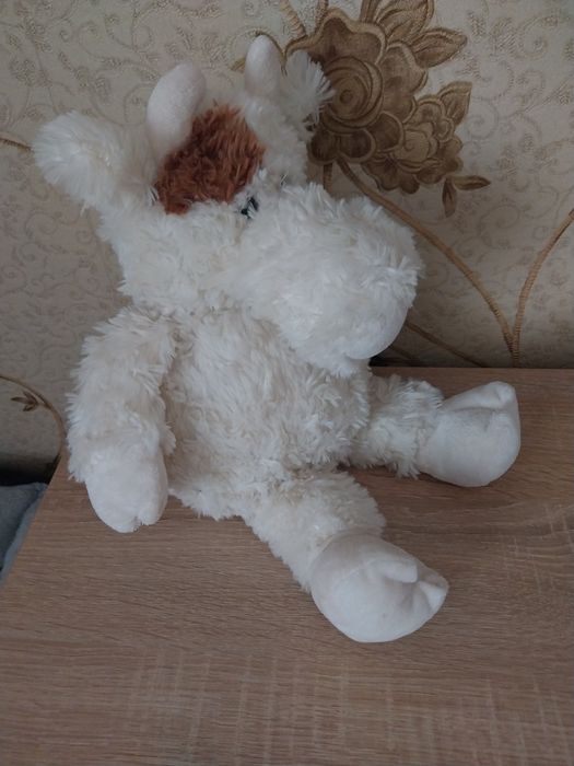 Мягкая игрушка, маленький бычок.