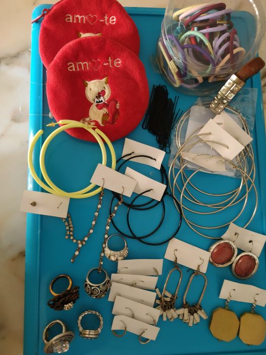 Pack 2 c/26 peças bijuterias novas, fecho do estabelecimento