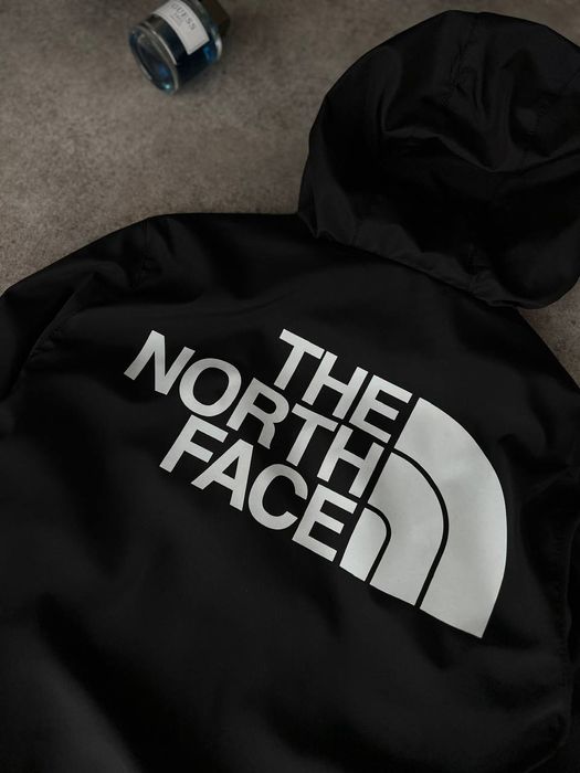 Чоловіча вітровка The North Face Premium