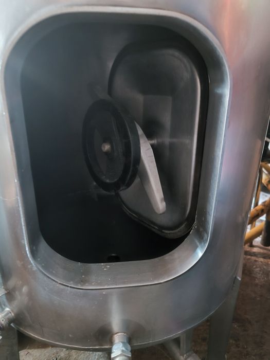 Conjunto de cubas em inox e esmagadora de uvas elétrica