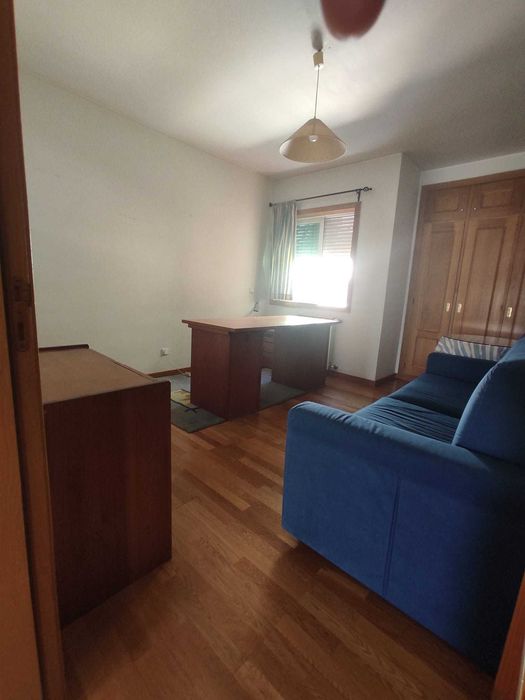 Espaçoso apartamento de 4 quartos - Coimbra