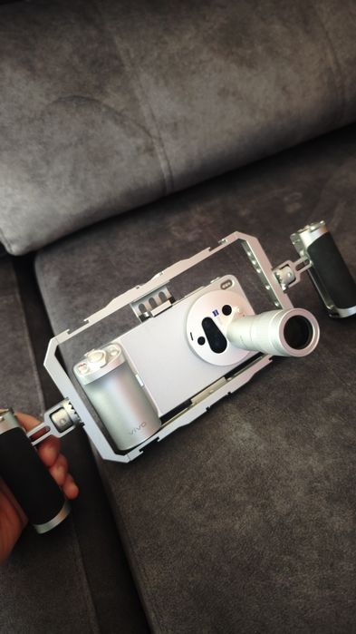 Vivo x 300 ultra 12 gb RAM mais 256 + kit