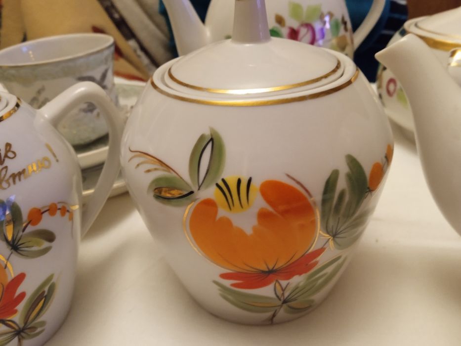 Чайник.Барановка.Полонное.сахарница и сливочник,фарфор тематический.СФ