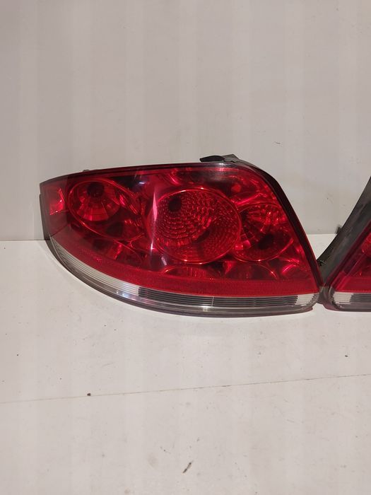 Fiat linea lampa tylna tył prawa lewa wkład lampy żarówek