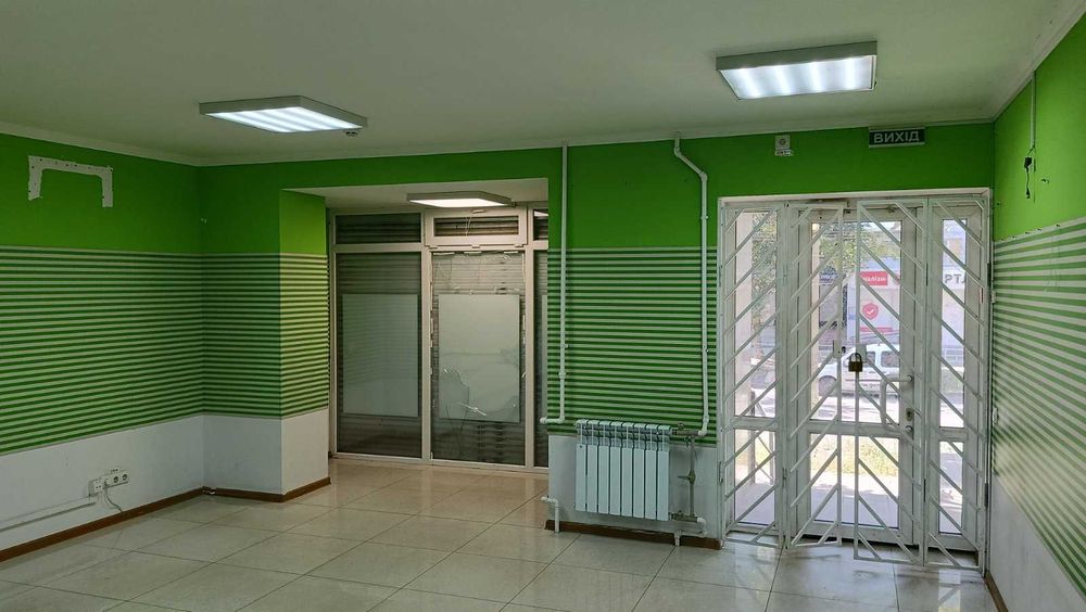 Оренда фасадного приміщення 67 м.кв на Шуменськом з інтенсивним трафіком