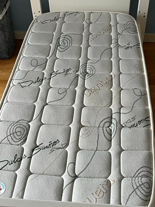 Cama de criança (marca Trama) e colchão! NOVO PREÇO!