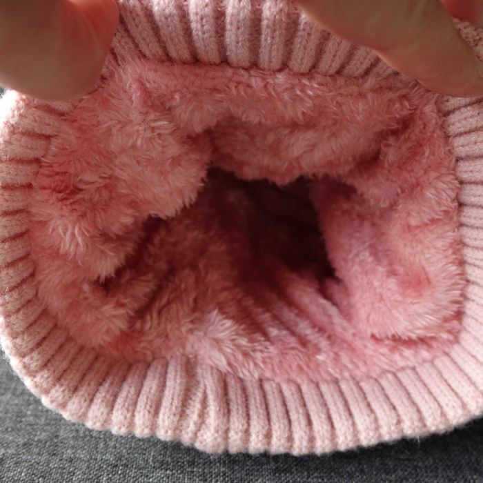 Czapka zimowa z pomponem