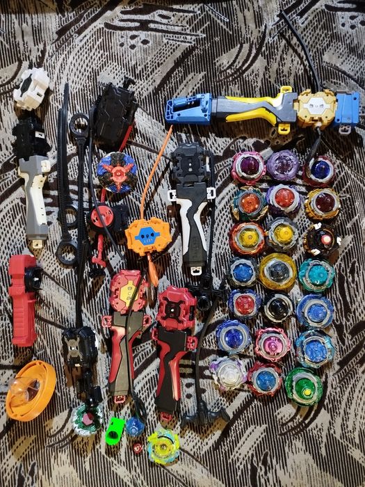 Бейблейди + арена + запускачі | торг | дивіться фото та опис