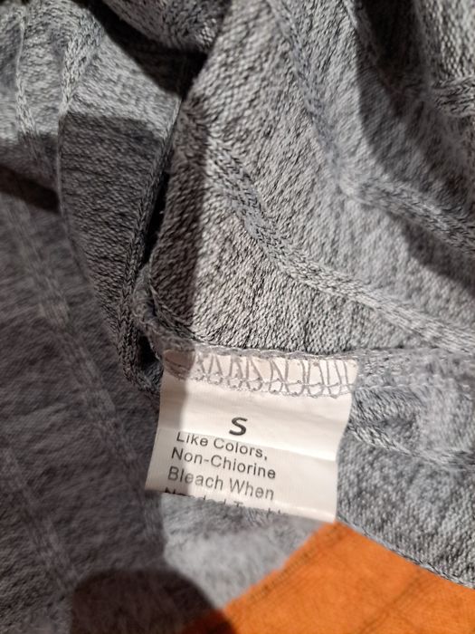 Camisola curta cinza