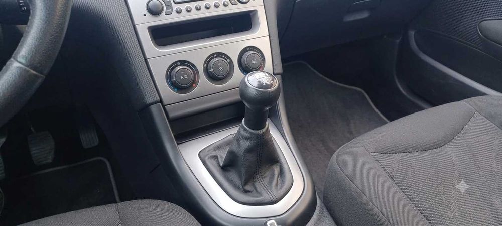Vendo Peugeot 308 em muito bom estado.