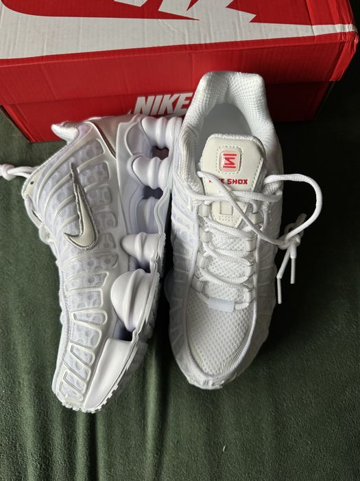 Nike shox biale
