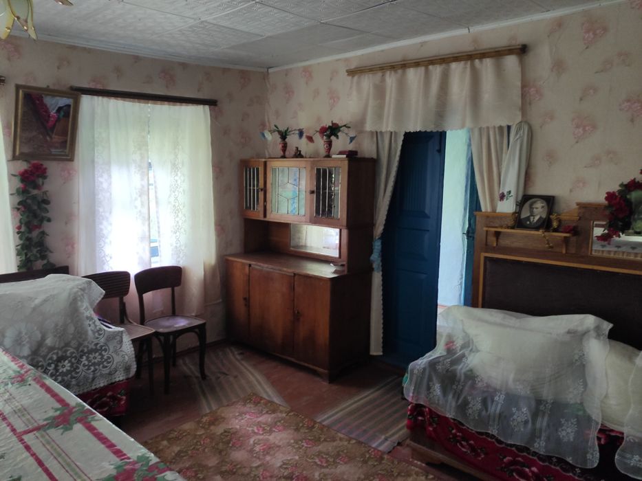 Будинок хата в с.Куражин, біля Дністра,велика земельна ділянка