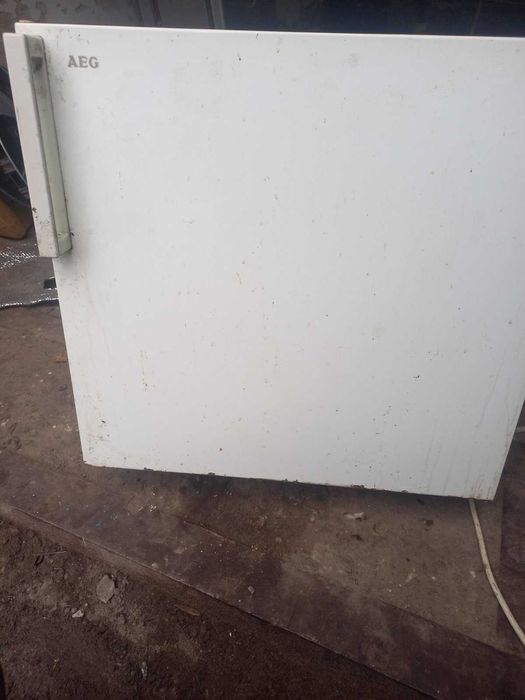 морозильна камера  AEG