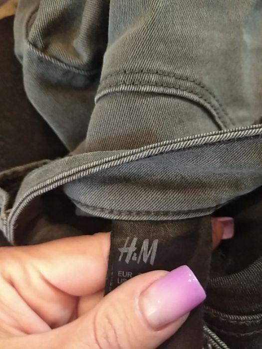 Продам джинсы серо-зеленые H&M
