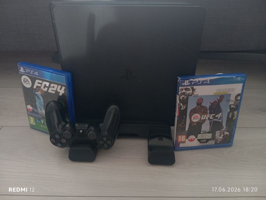 Konsola PlayStation 4 Slim 1TB stan bardzo dobry