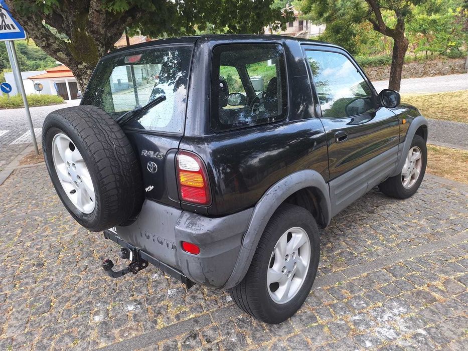 Toyota RAV4 2.0 4x4 – 1998 – 202.500 km – AC – Preto