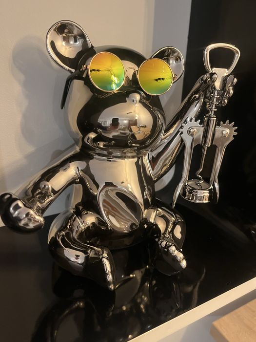 Stoiak na wino - designerski srebrny Miś prezent nowoczesna dekoracja