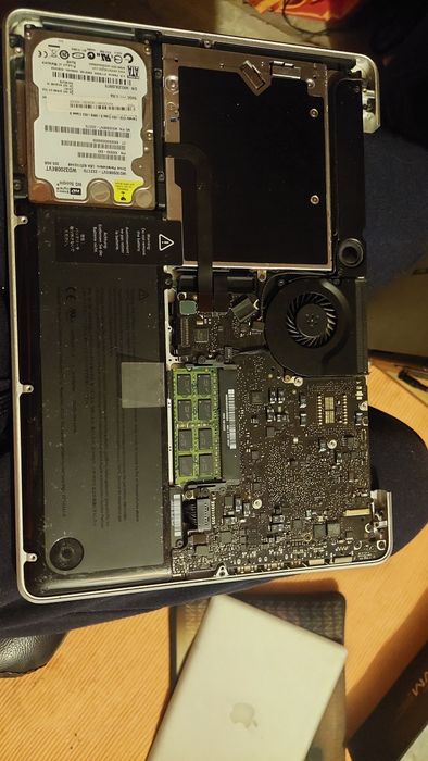 Selling Apple MacBook436154806640977922