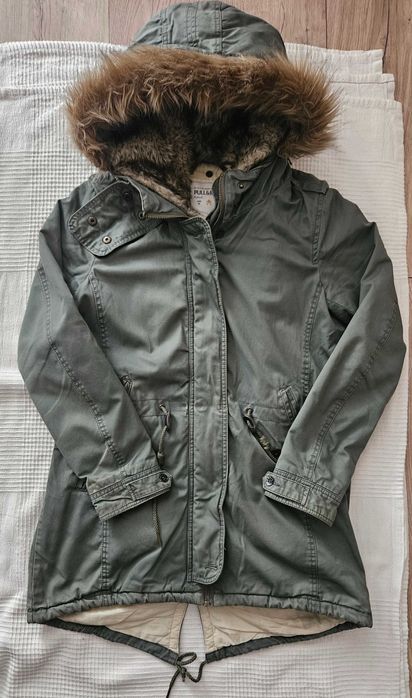 Zimowa parka Pull and Bear rozmiar M khaki kurtka zimowa zielona